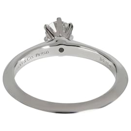Tiffany & Co-TIFFANY & CO. Anello di fidanzamento con diamante in platino I VS1 0.33 ctw-Argento,Metallico