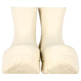 Bottega Veneta-Bottega Veneta Puddle Boots em Borracha Creme-Branco,Cru