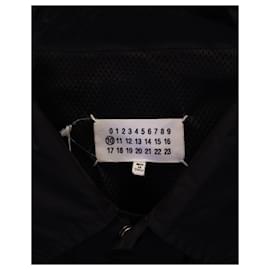 Maison Martin Margiela-Maison Martin Margiela Stereotype Patch Coach Jacket aus schwarzem Polyamid-Schwarz
