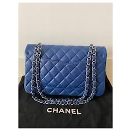 Chanel-Zeitlos-Blau