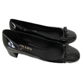 Prada-Zapatos de tacón-Negro