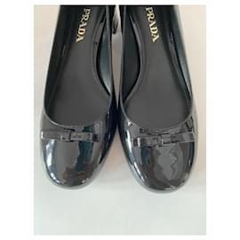 Prada-Zapatos de tacón-Negro