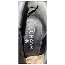 Chanel-Botas Chanel Multicolor em Tecido Abertas-Preto