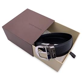 Louis Vuitton-Tamanho clássico do cinto com fivela de metal prateado Taiga preto 85/34-Preto