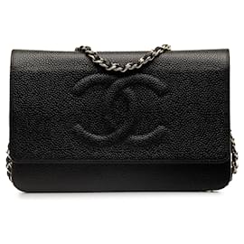 Chanel-Portafoglio Chanel CC Caviar nero su catena-Nero