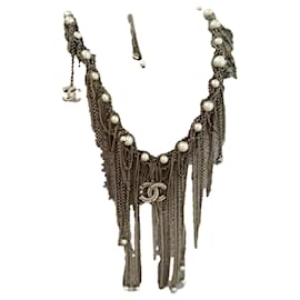 Chanel-Bellissima collana lunga di Chanel-Gold hardware