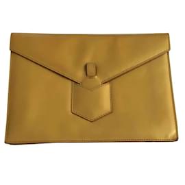 Clutch Yves Saint Laurent em Couro Mostarda Mostarda