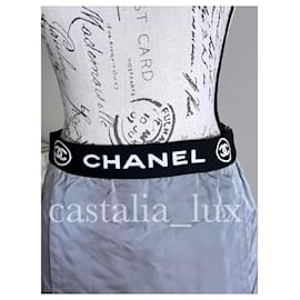 Chanel-Falda de seda con banda y logo CC raro-Gris