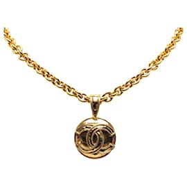Chanel-Collar con colgante redondo Chanel CC de oro-Dorado