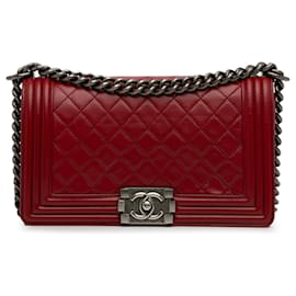 Chanel-Bolsa média Chanel vermelha em pele de cordeiro com aba para menino-Vermelho