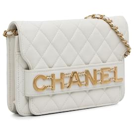 Chanel-Weißes Chanel-Portemonnaie mit Kettenklappe und Umhängetasche aus Kette-Weiß