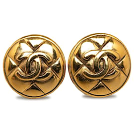 Chanel-Bracciale in oro Chanel CC trapuntato con clip su orecchini-D'oro