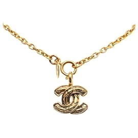 Chanel-Goldene Chanel CC-Halskette mit gestepptem Anhänger-Golden