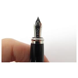St Dupont-ST DUPONT OLYMPIO FOUNTAIN PEN 451403M IN BLACK CHINESE LACQUER FOUNTAIN PEN-Black