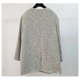 Chanel-Abrigo corto de tweed de Chanel-Beige