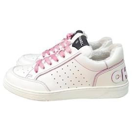 Chanel-Chanel 21P White Leather Pink Low Top Sneakers-White
