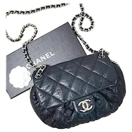 Chanel-Bolso de solapa con cadena grande de Chanel.-Negro