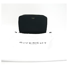 Givenchy-GIVENCHY-Grün