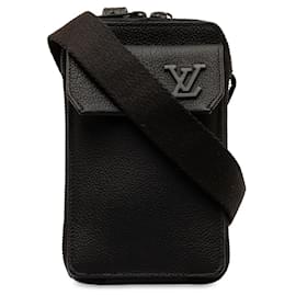 Louis Vuitton-Sac à bandoulière noir Louis Vuitton Aerogram Phone Pouch-Noir