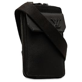 Louis Vuitton-Black Louis Vuitton Aerogram Phone Pouch Crossbody Bag-Black