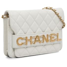 Chanel-Carteira Chanel Branca com Aba Acorrentada em Corrente-Branco