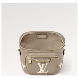 Louis Vuitton-LV Mini Bumbag em couro novo-Bege