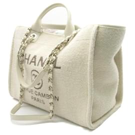 Chanel-Mittelgroße Deauville Einkaufstasche-Weiß