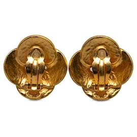 Chanel-CC Arabesque Clover Clip On Earrings-Golden