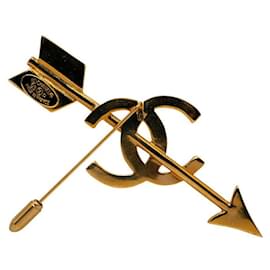 Chanel-CC 1993 Broche Flecha-Dorado