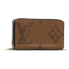 Louis Vuitton-Portefeuille zippé inversé géant Monogram-Marron