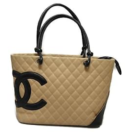 Chanel-Bolso tote de cuero acolchado Cambon-Castaño