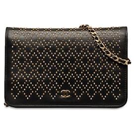 Chanel-Portafoglio in pelle con borchie su catena-Nero