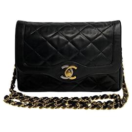 Chanel-Paris-Tasche mit einer Klappe-Schwarz