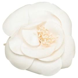 Chanel-broche de flor de camélia-Branco