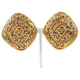 Chanel-CC Arabesque Clip On Earrings-Golden