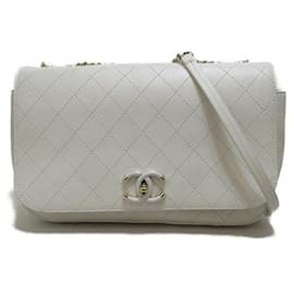 Chanel-Bolsa com aba completa de couro acolchoado CC-Branco