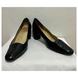 Bottega Veneta-Vintage Bottega Veneta mid heel pumps with woven inserts-Black
