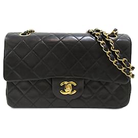 Chanel-Bolso de hombro con solapa y forro de piel de cordero clásico pequeño Chanel negro-Negro