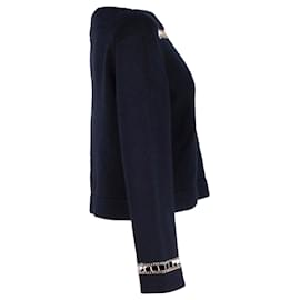 Chanel-Suéter Chanel com gola canoa e acabamento em corrente em caxemira preta-Preto