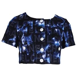 Chanel-Chanel Logo-Print Cropped Jacket in Blue Cotton-Blue