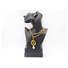 Chanel-Collar con colgante de perla CC de Chanel 36-Gold hardware