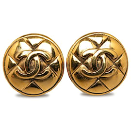 Chanel-Boucles d'oreilles à clip matelassées CC dorées Chanel-Doré