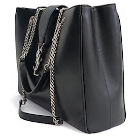 Saint Laurent-Saint Laurent Saint Laurent Cassandra shoulder bag in black leather-Black
