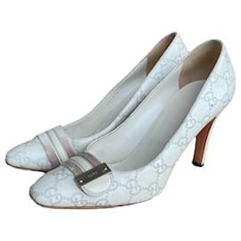 Gucci-Zapatos de tacón-Blanco