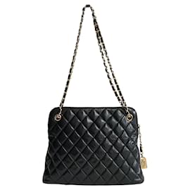 Chanel-Chanel 31 Rue Cambon vintage shoulder bag in black matelassé leather-Black