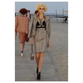 Chanel-Nouvelle collection de costumes en tweed Lesage de New Venice.-Beige