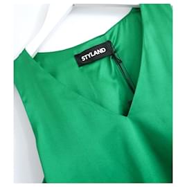 Autre Marque-Top de seda sin mangas con escote en V en color verde esmeralda de Styland.-Verde