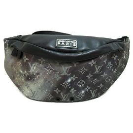 Louis Vuitton Gürteltasche „Monogram Galaxy Discovery“ Schwarz