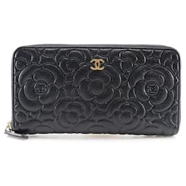 Chanel-Portefeuille zippé CC Camellia en relief-Noir