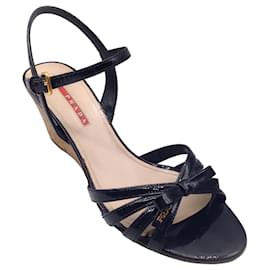 Autre Marque-Prada – Schwarze Sandalen aus Lackleder mit Knöchelriemen und Kork-Keilabsatz und Schleife-Schwarz